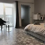 Lh (adults Only) סליאמה