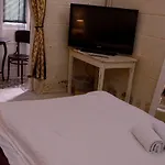 בית הארחה Lh (adults Only) 3*
