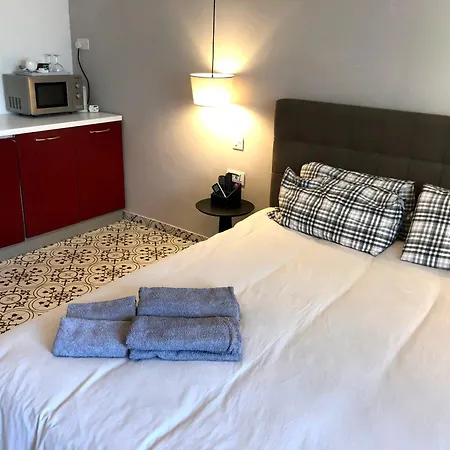 בית הארחה Lh (adults Only)