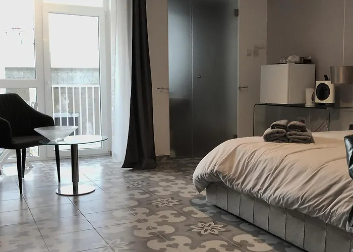 Lh (adults Only) Sliema