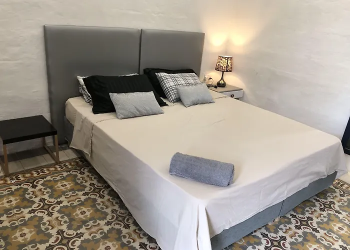 Lh (adults Only) Sliema